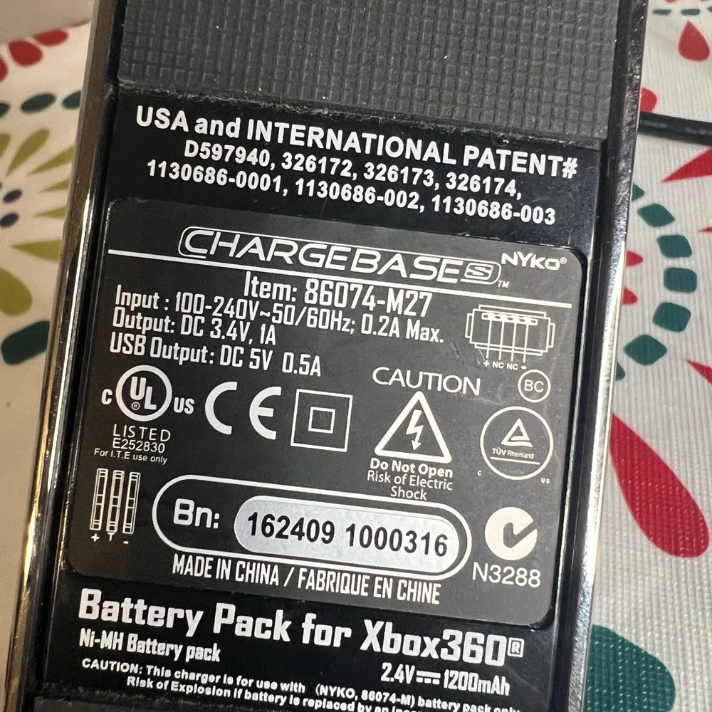 NYKO Charge Base Charging Dock Station Xbox 360 Item 86074-M27